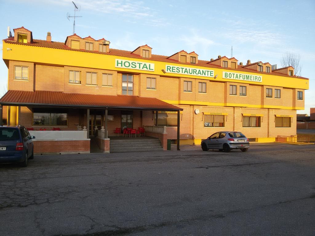 Hostal Botafumeiro Mota del Marqués Exterior photo
