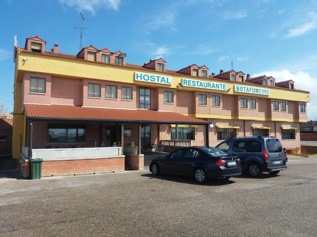 Hostal Botafumeiro Mota del Marqués Exterior photo