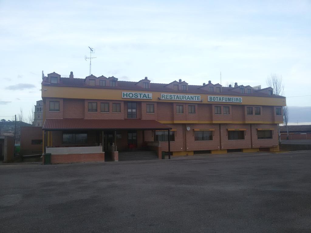 Hostal Botafumeiro Mota del Marqués Exterior photo